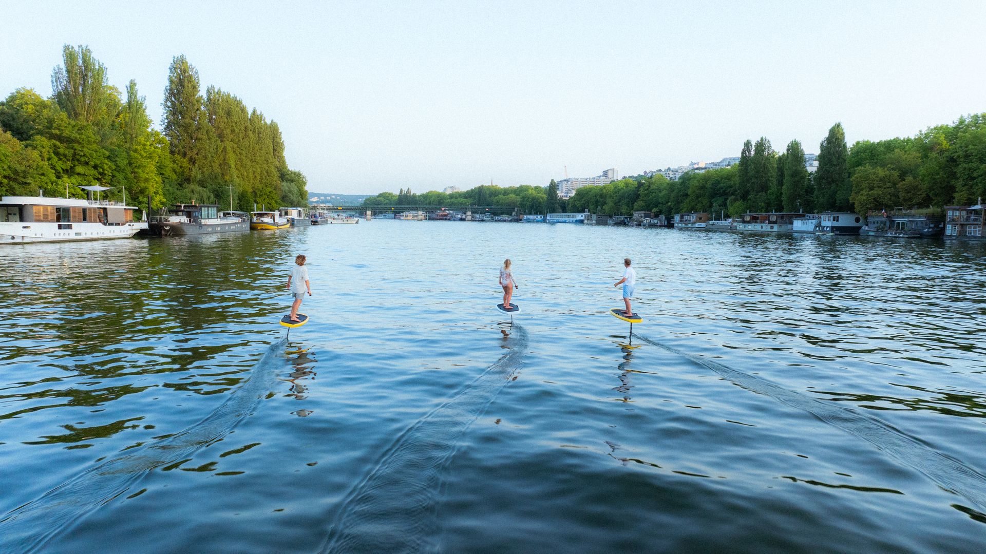 faire du efoil à Paris vue sur a Défense